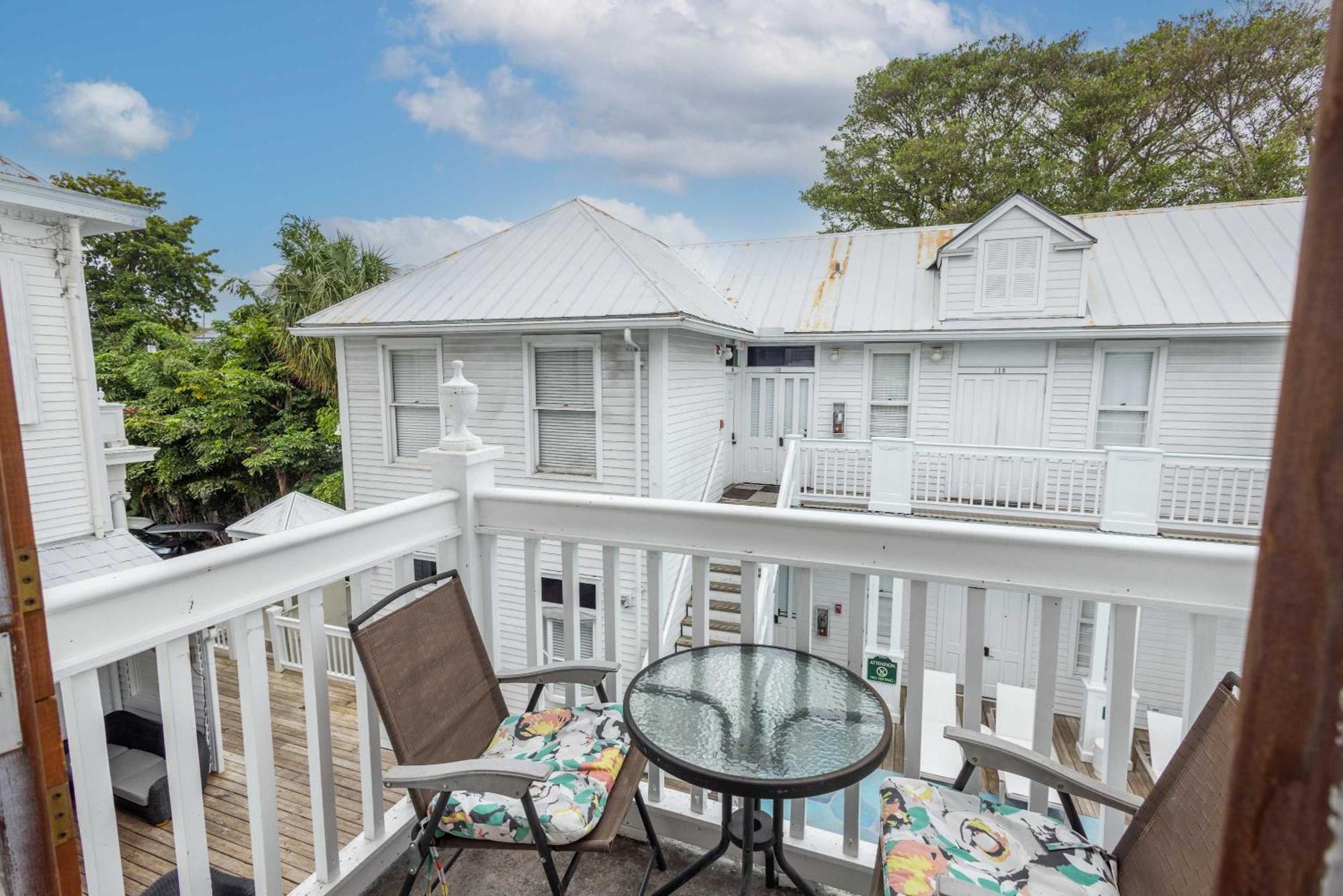 Classic King With Balcony At Curry Mansion Key West Dış mekan fotoğraf